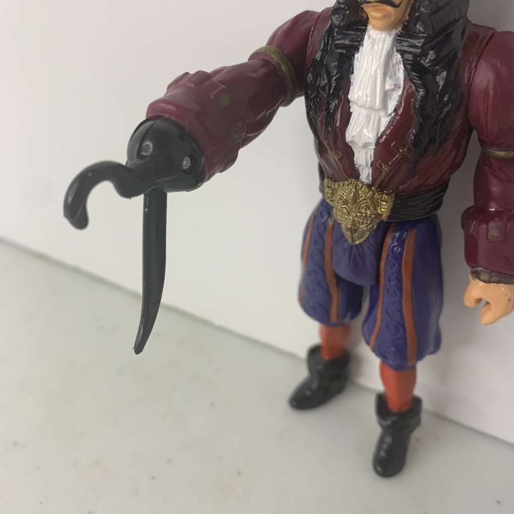 Captain‎ Hook Multi-Blade Figure 1991 Vintage Loose Disney Toy - Picture 3 of 6